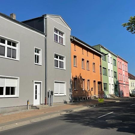 Modern Eingerichtet-Stadtnah-Ferienwohnung Mit Geschirrspueler Und Waschmaschine Friedland  Extérieur photo